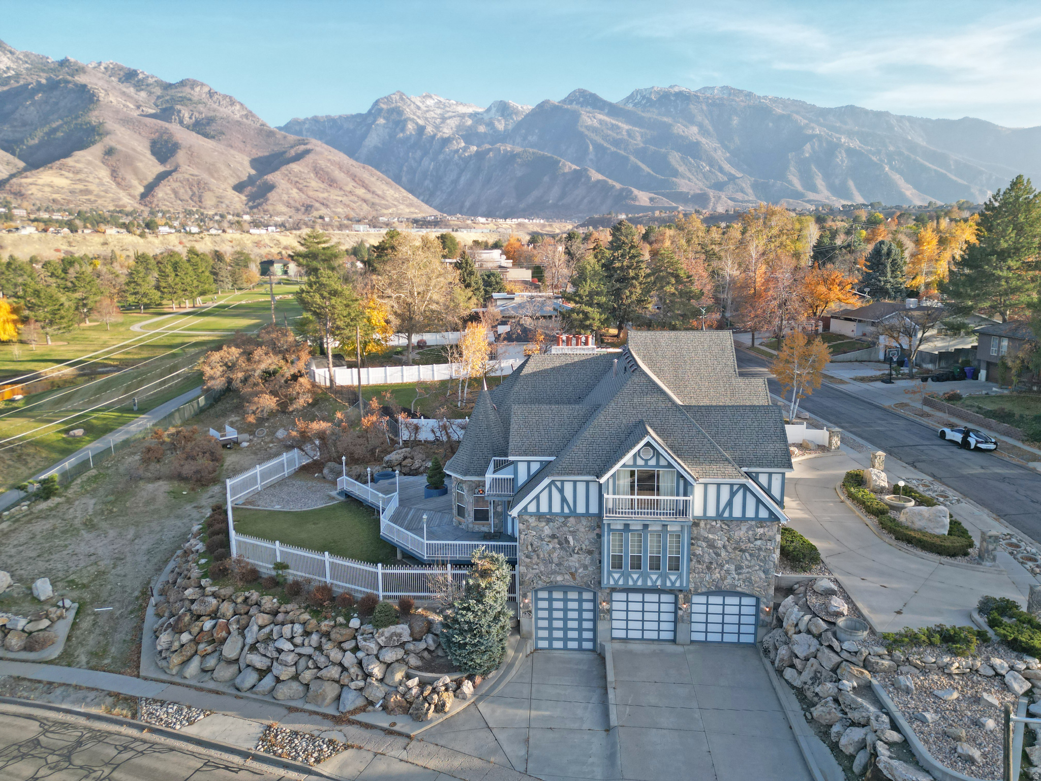 WILLOW CREEK - Residential