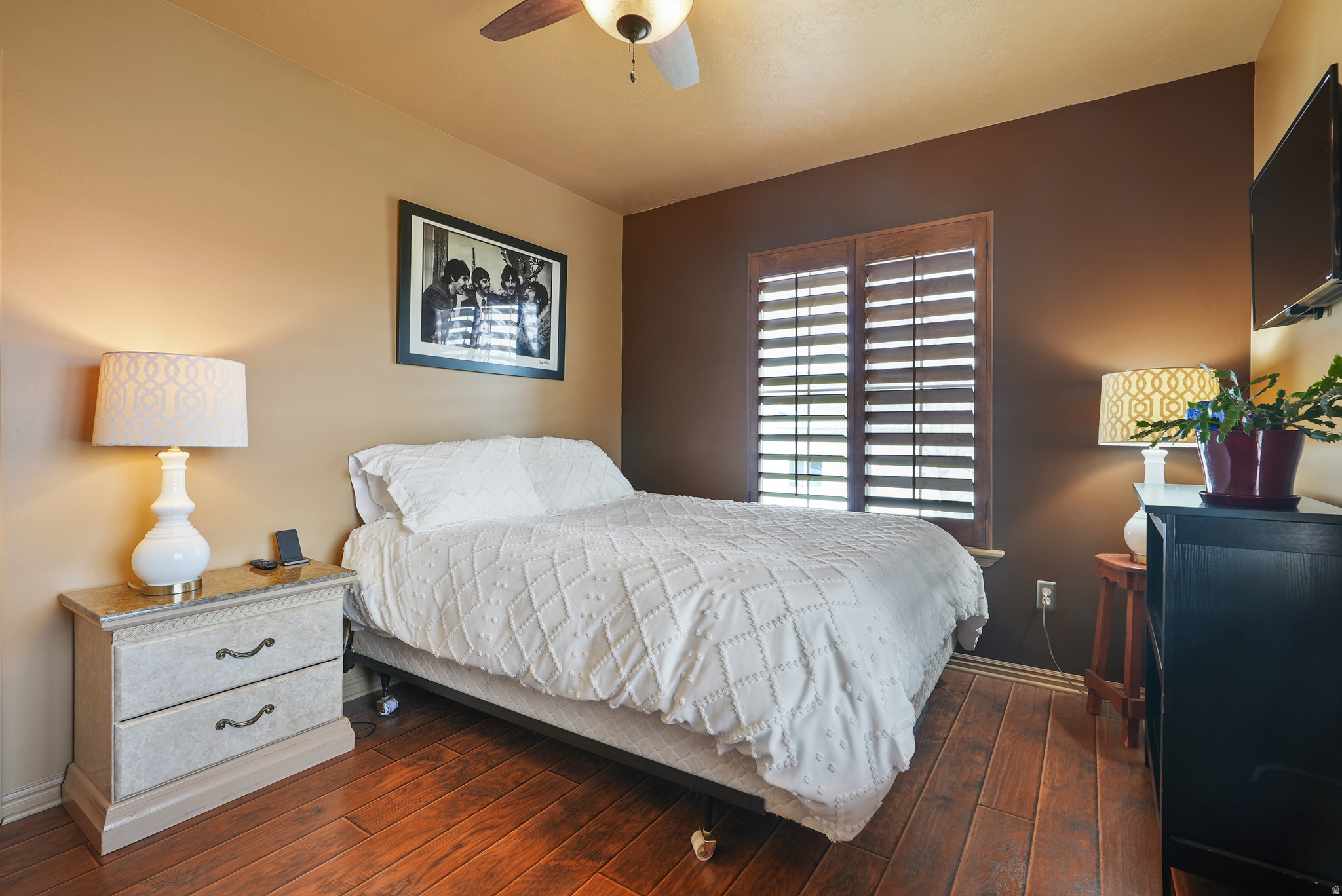 FOOTHILLS - Residential