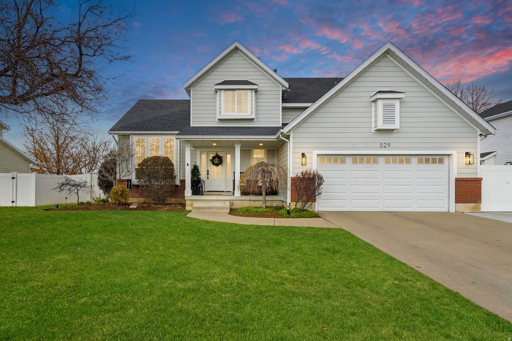 Photo of 529 E 1200 S, Kaysville, UT 84037 (MLS # 2128317)