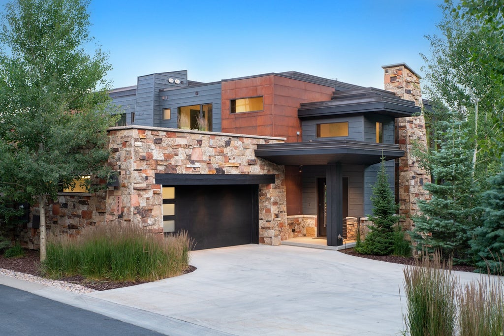 Photo of 2555 ENCLAVE LN, Park City, UT 84098 (MLS # 2164578)