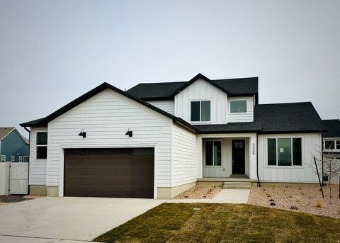 Photo of 3008 N KINGBIRD DRIVE ST #618, Eagle Mountain, UT 84005 (MLS # 2095419)