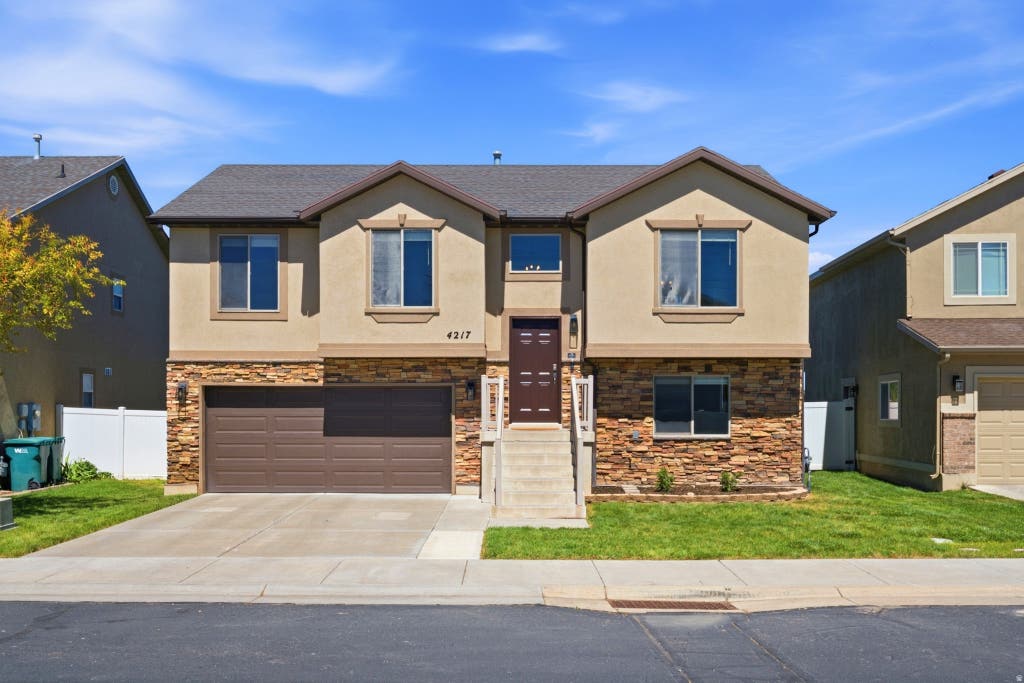 Photo of 4217 S 3450 W, West Haven, UT 84401 (MLS # 2166315)