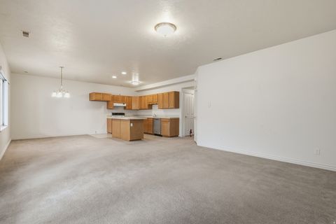 Tiny photo for 362 S GLEN CIR E, Fruit Heights, UT 84037 (MLS # 2089711)