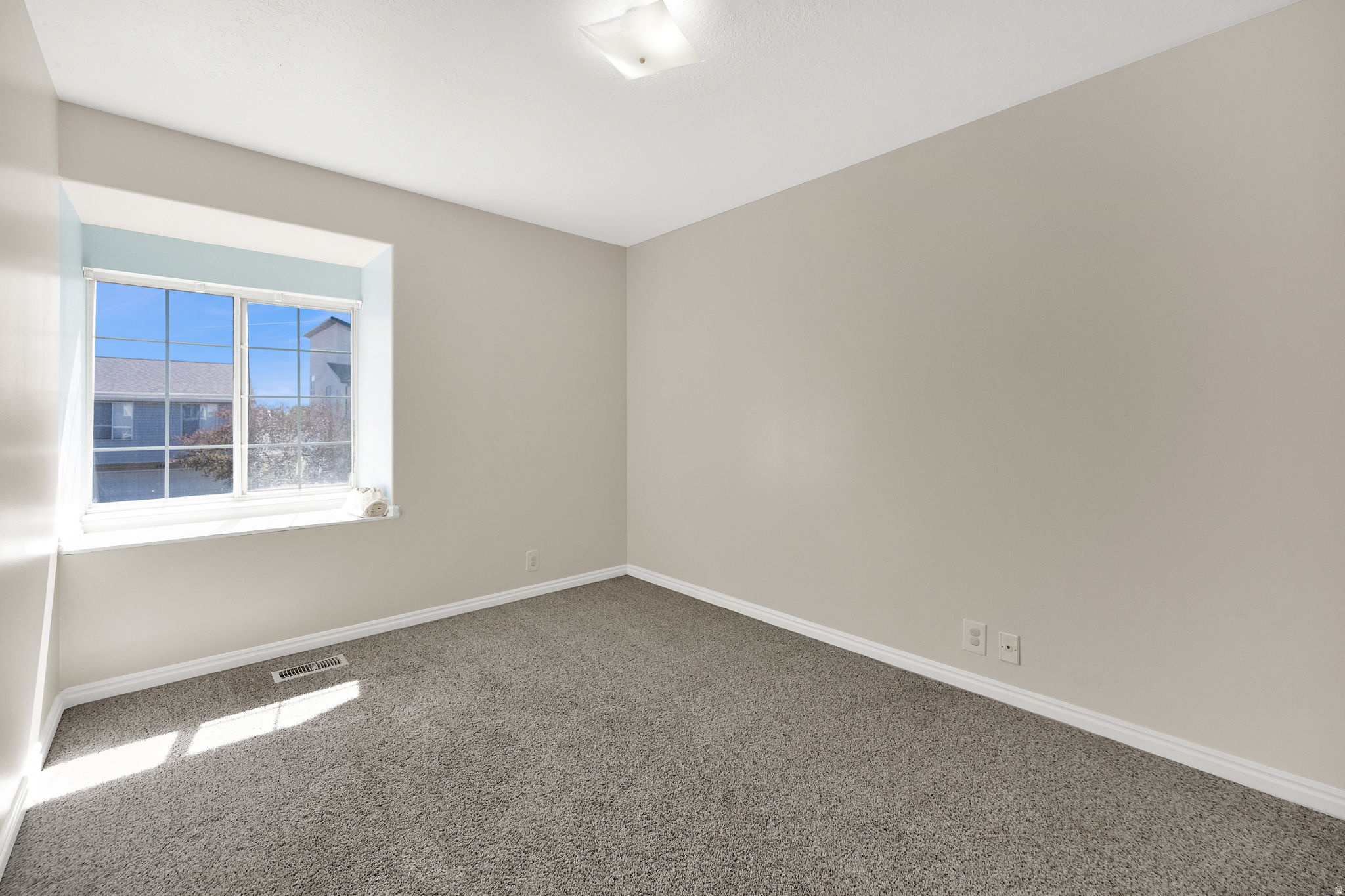 NORTH HILLS ESTATES - Residential