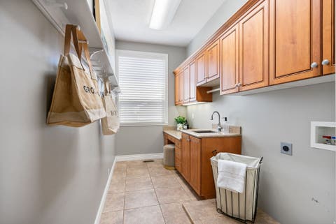 Tiny photo for 1653 E CRESCENT VIEW CIRCLE CIR S, Sandy, UT 84092 (MLS # 2174181)