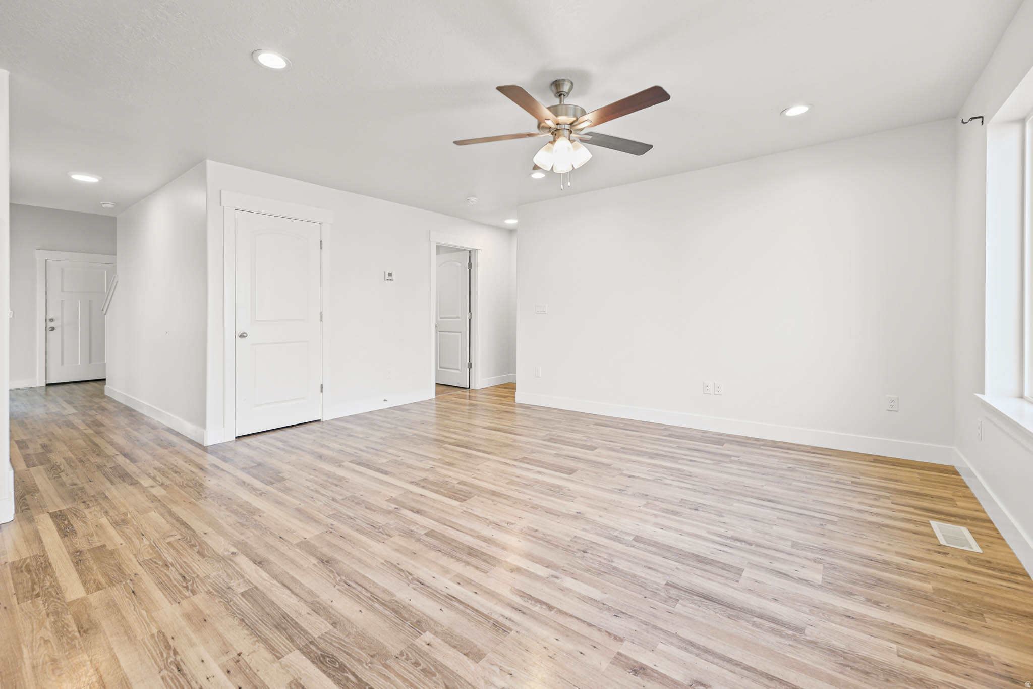 MOUNTAIN RIDGE - Residential