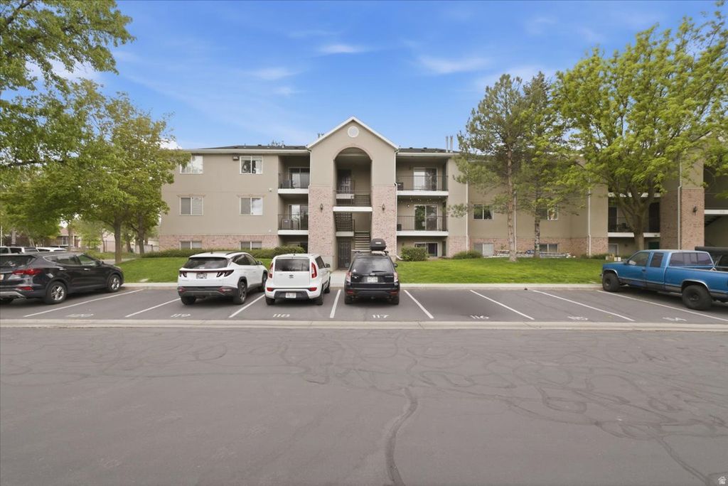 Photo of 278 E NEW CENTURY LN S #C78, South Salt Lake, UT 84115 (MLS # 2153716)