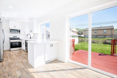 Tiny photo for 321 S 700 E, Clearfield, UT 84015 (MLS # 2152223)