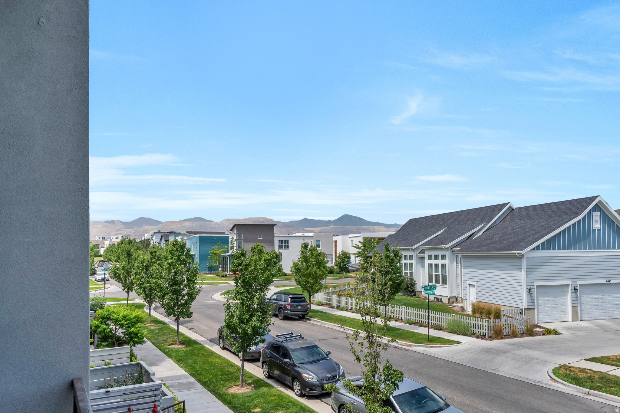 DAYBREAK - Residential