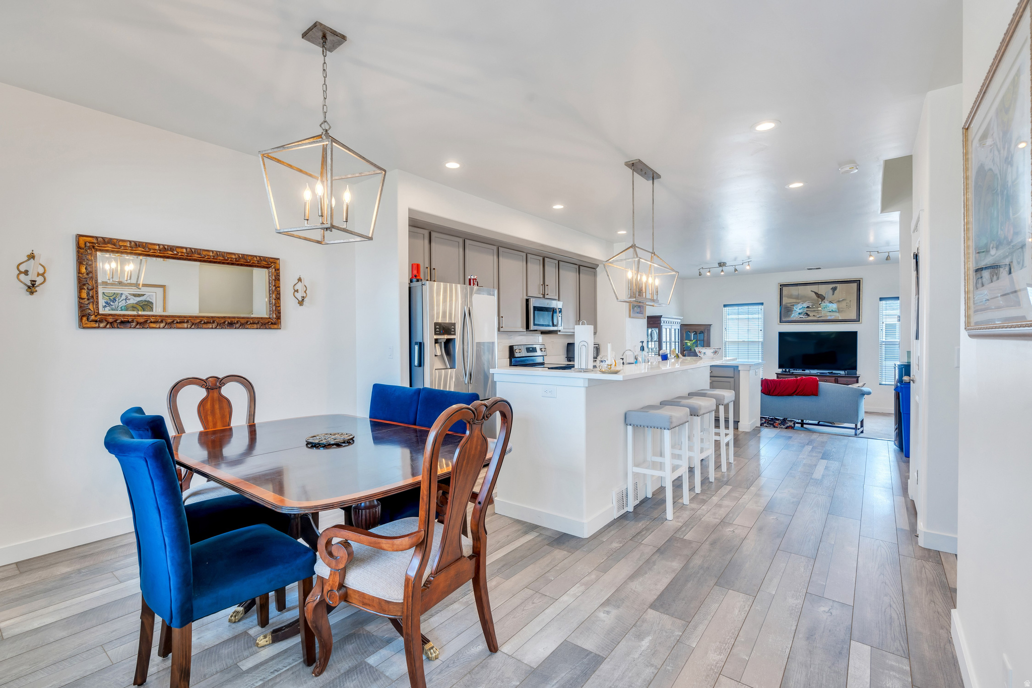 DAYBREAK - Residential