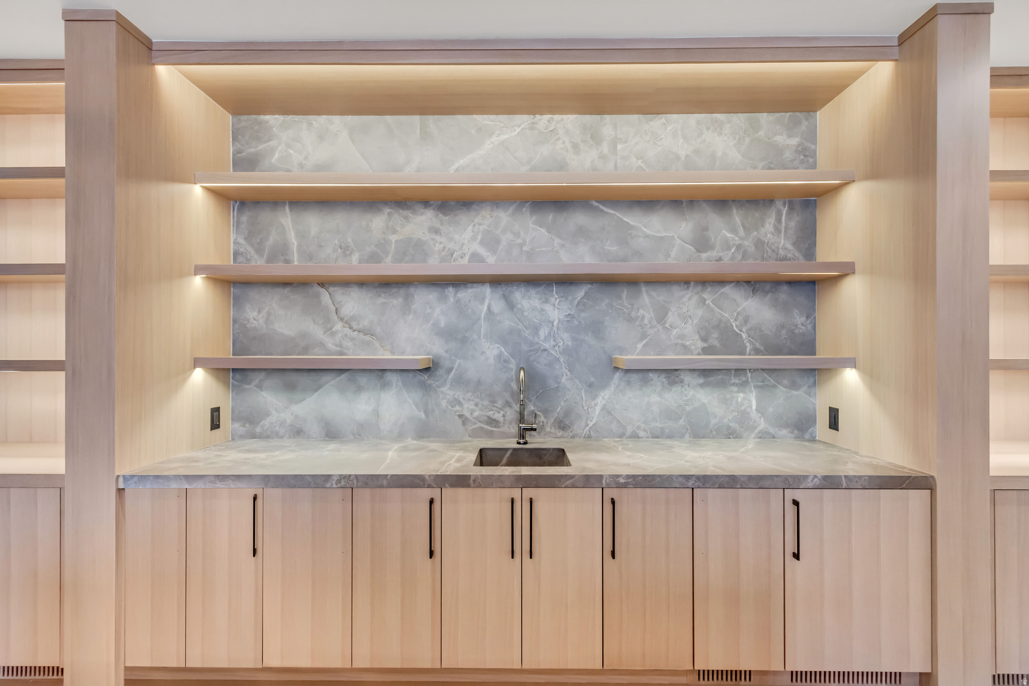 PROMONTORY PAINTED SHORES - Residential