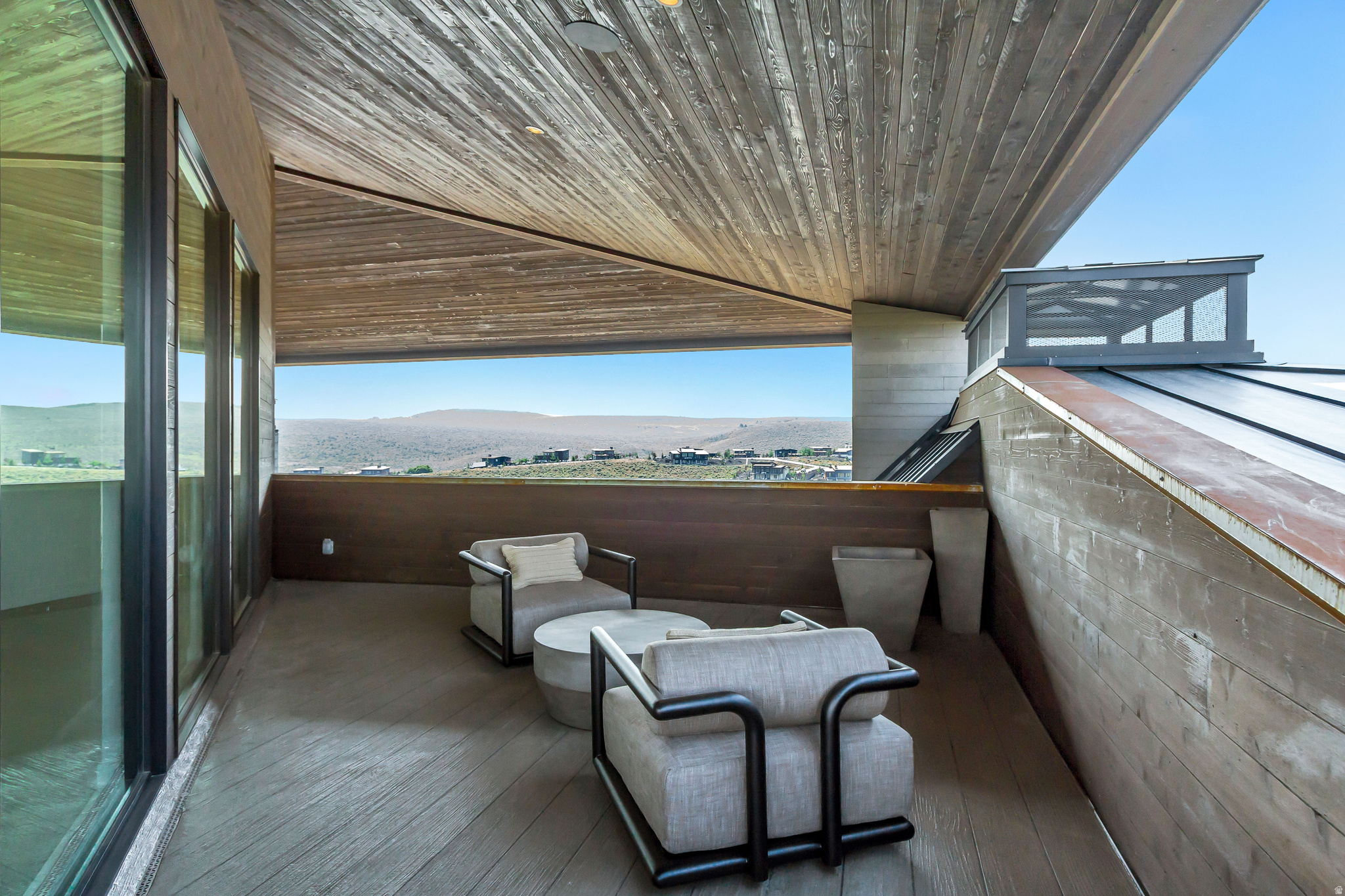 PROMONTORY PAINTED SHORES - Residential