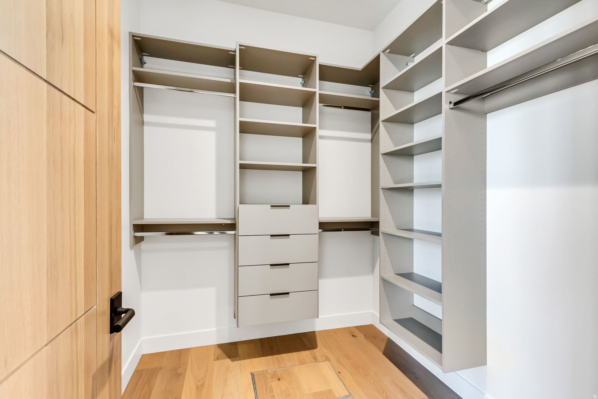 PROMONTORY PAINTED SHORES - Residential