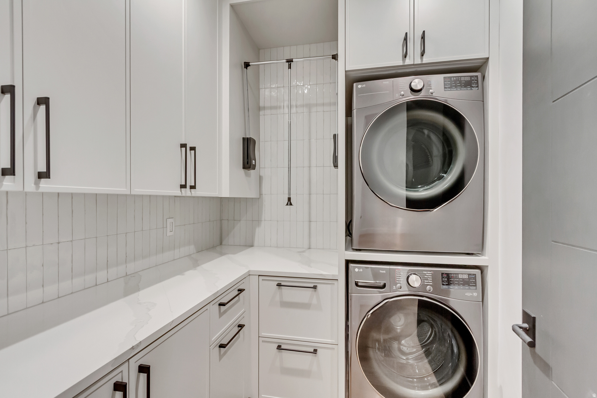 PROMONTORY PAINTED SHORES - Residential