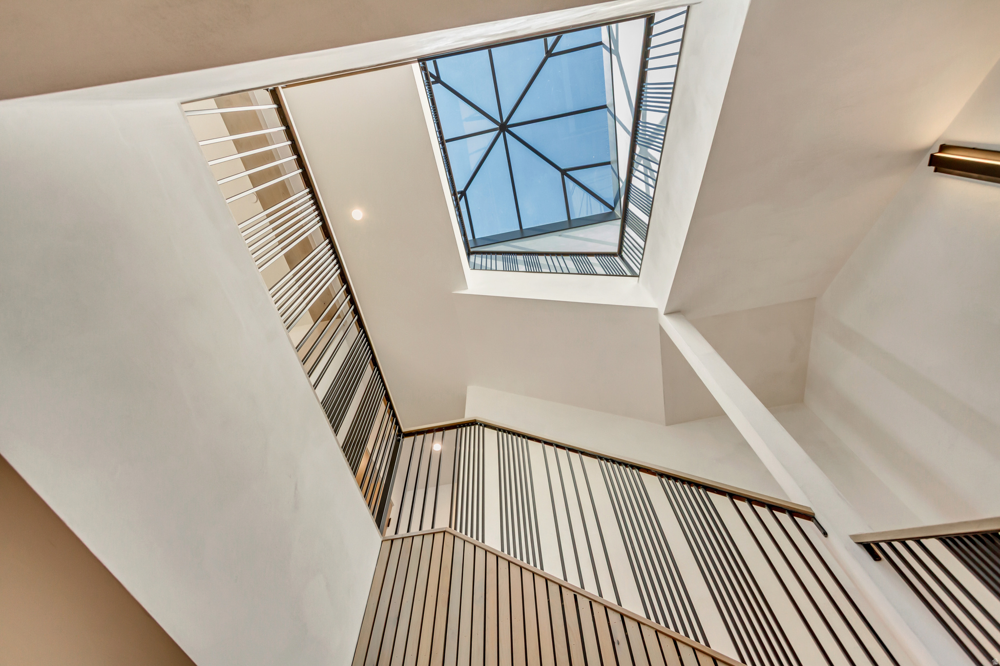 PROMONTORY PAINTED SHORES - Residential