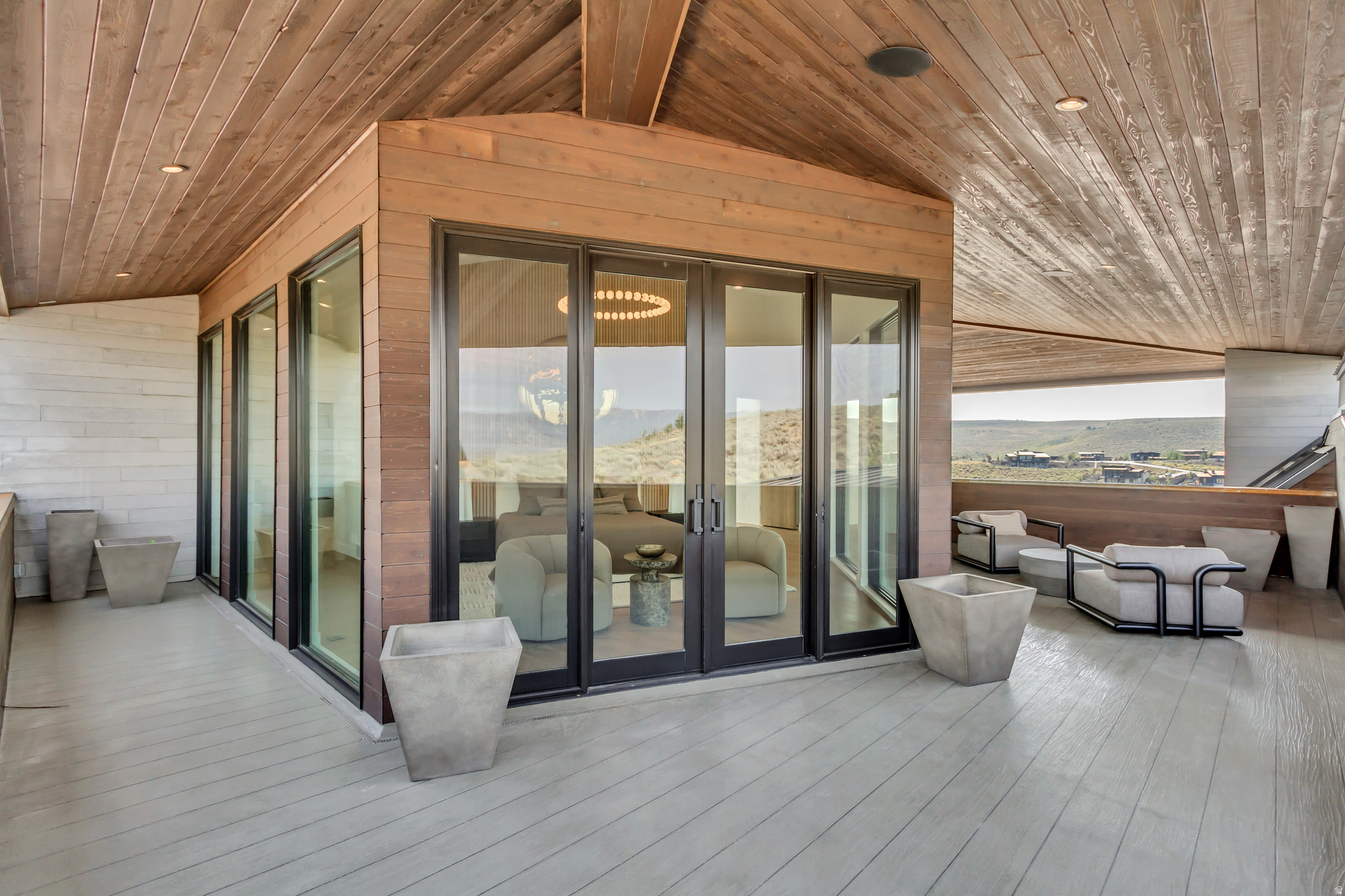 PROMONTORY PAINTED SHORES - Residential