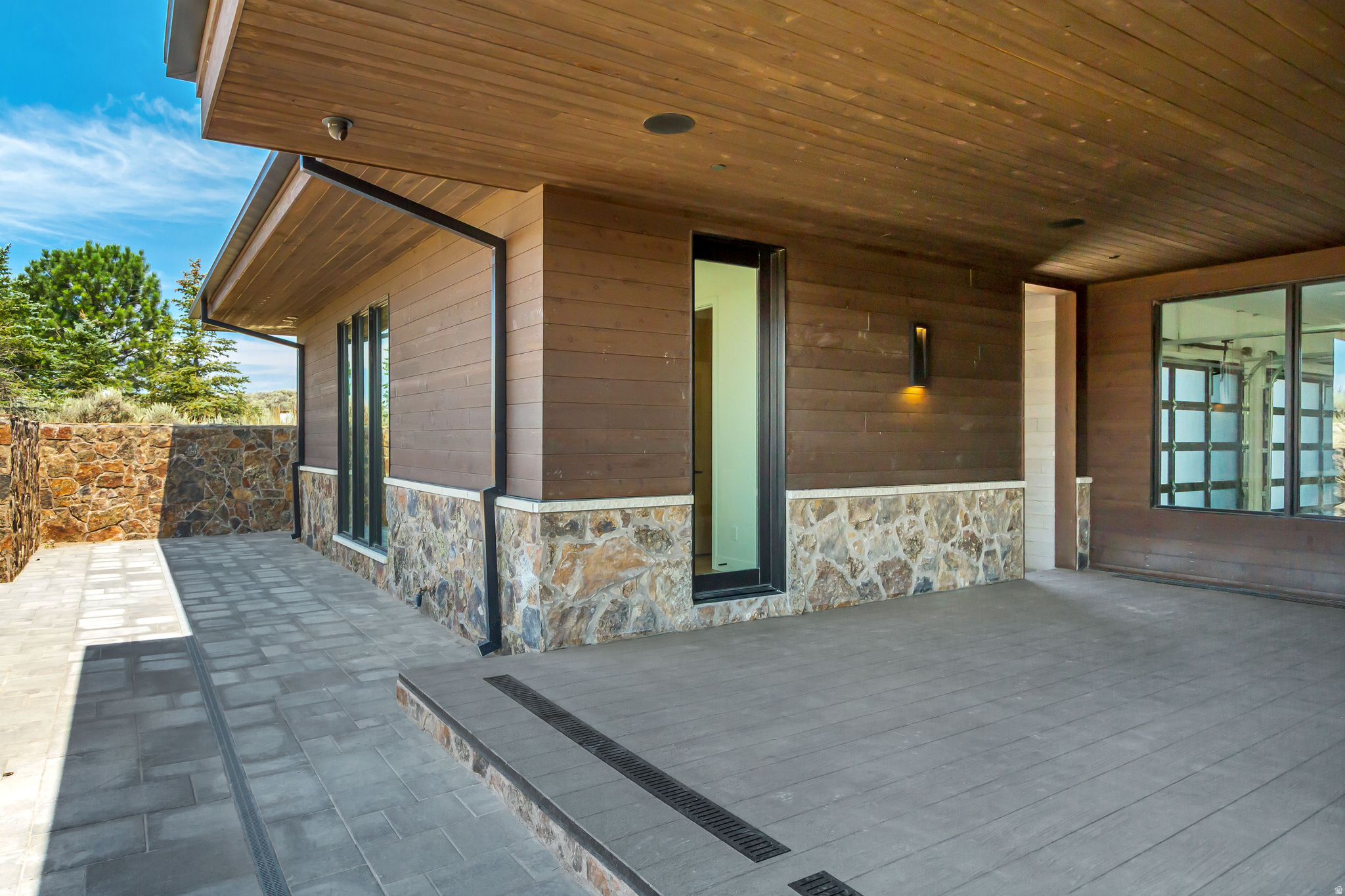 PROMONTORY PAINTED SHORES - Residential