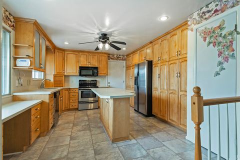 Tiny photo for 4038 S GOLDEN CIR, Millcreek, UT 84124 (MLS # 2137127)