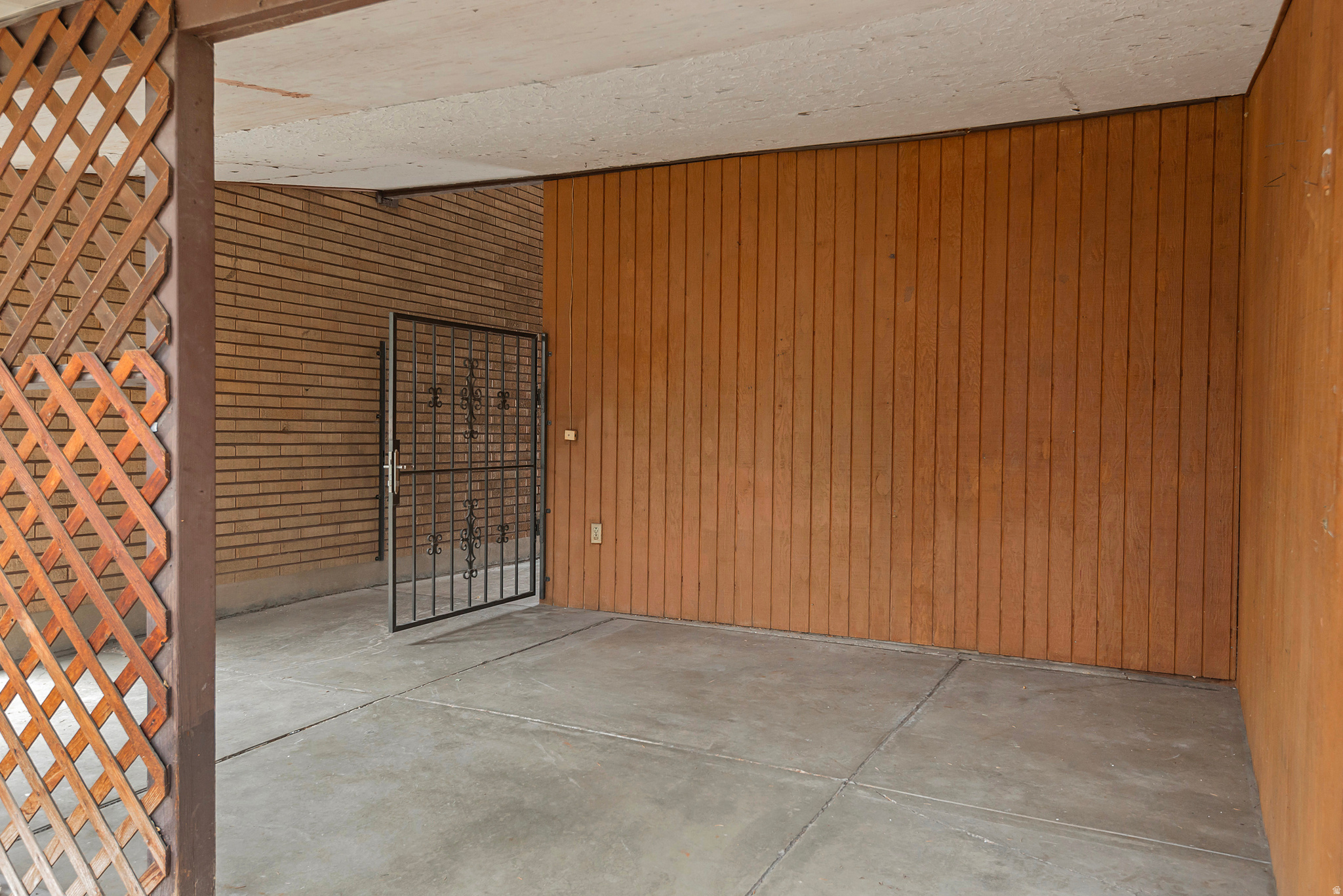 GOLDEN BANTA - Residential