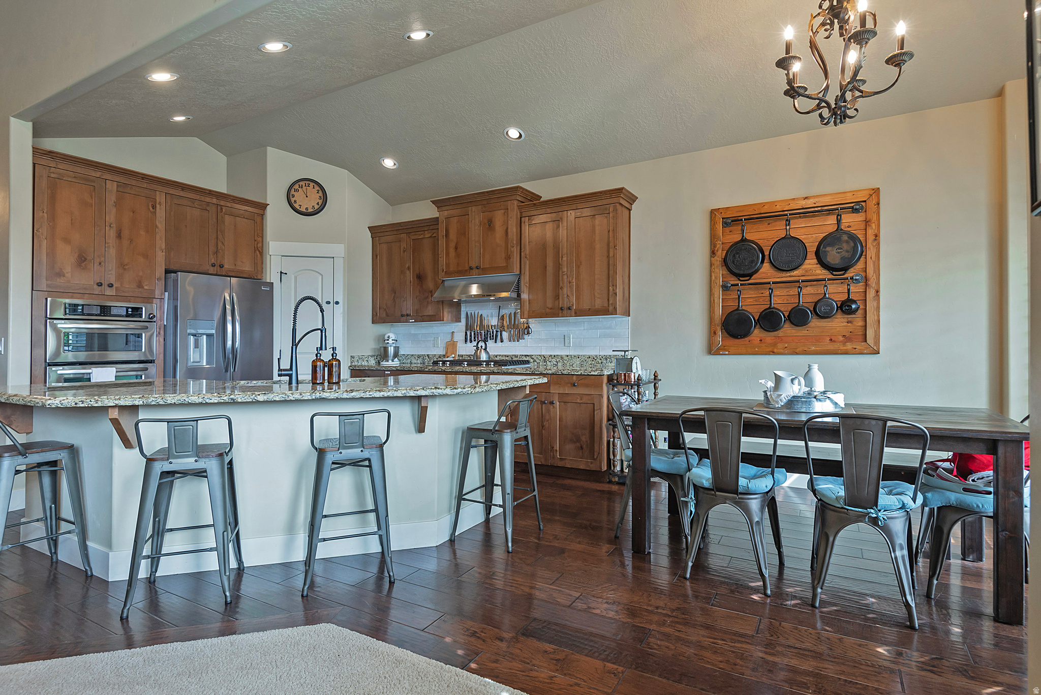 WESTERN SPRINGS - Residential