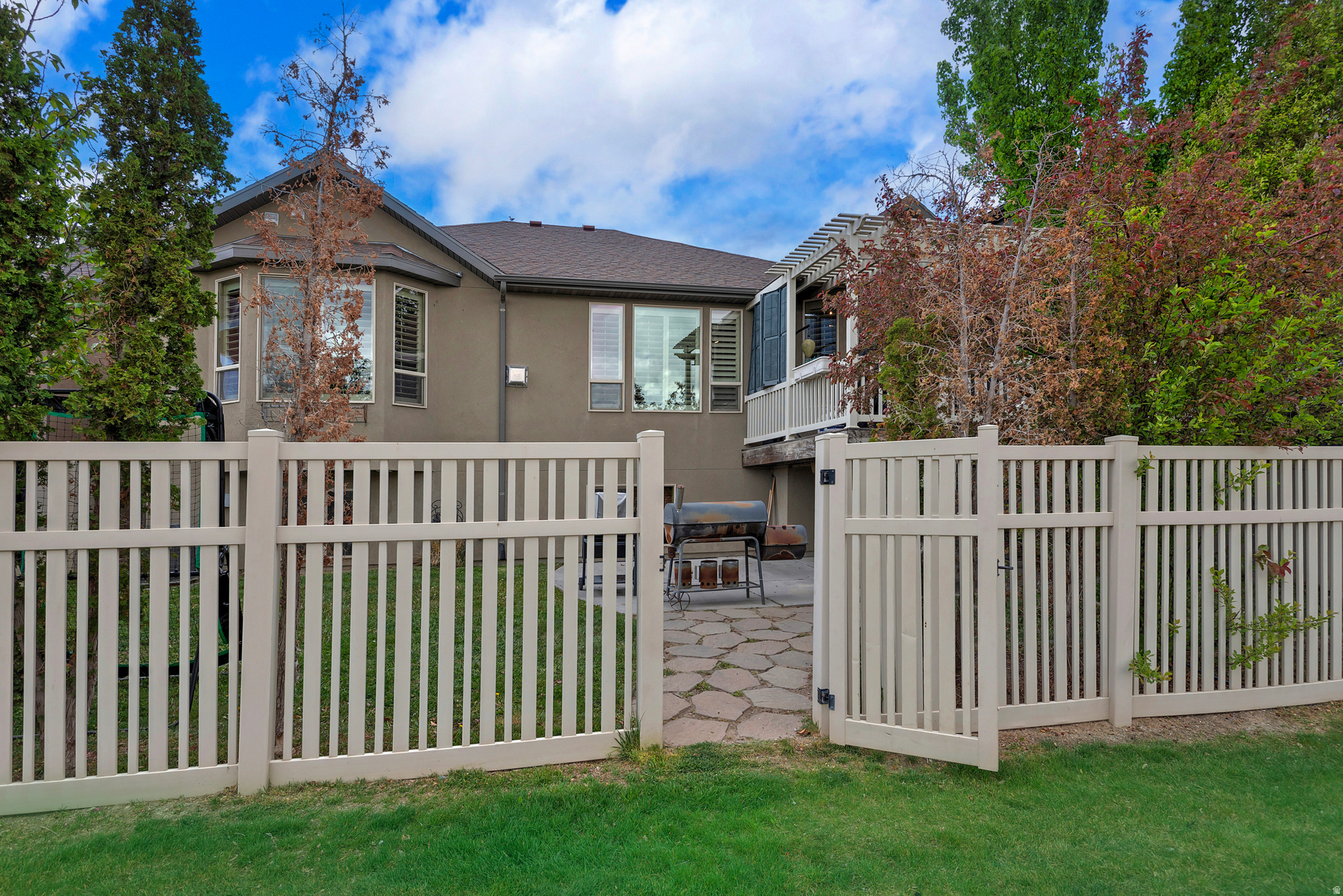 WESTERN SPRINGS - Residential