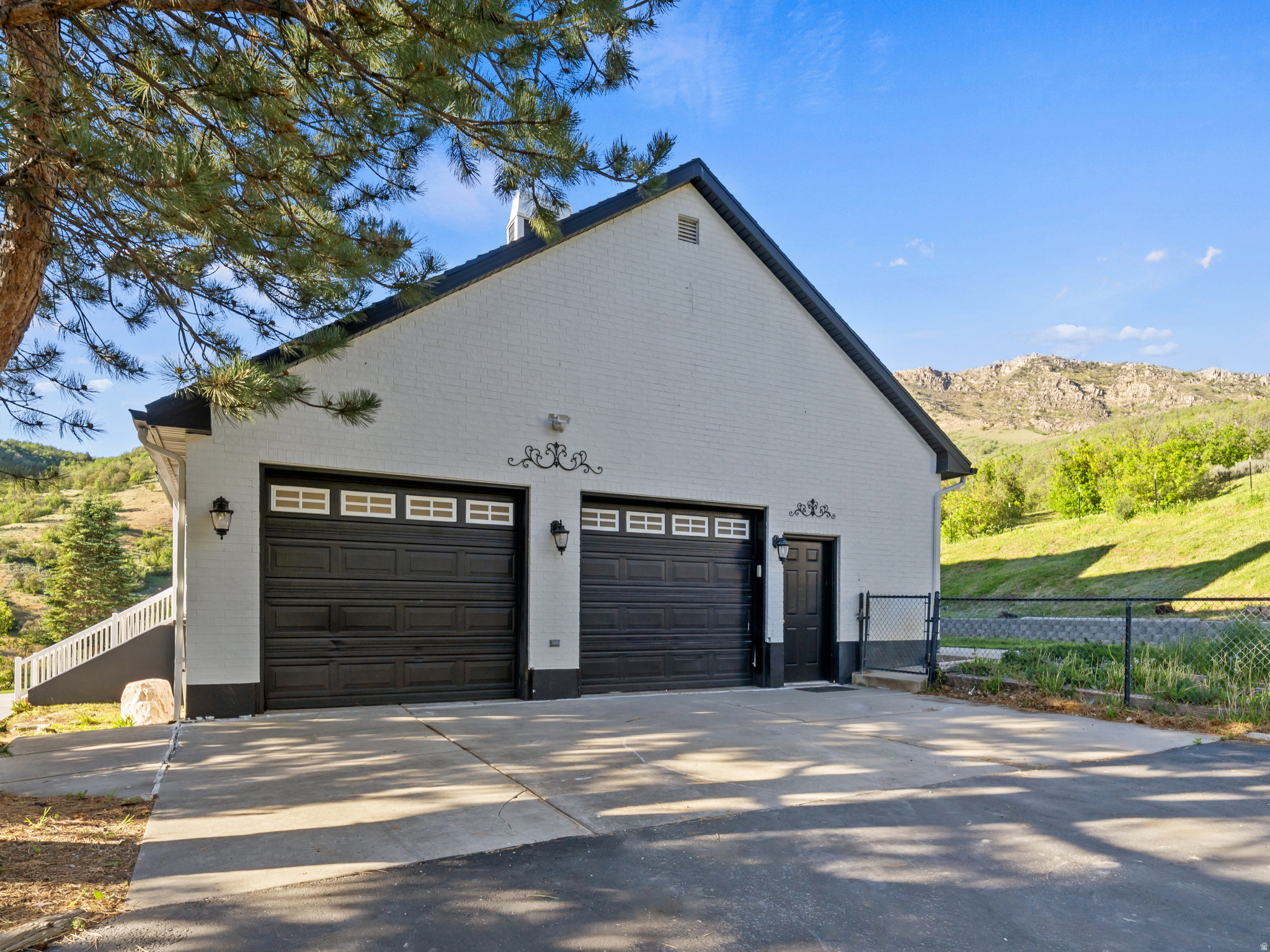 GREEN HILL COUNTRY - Residential