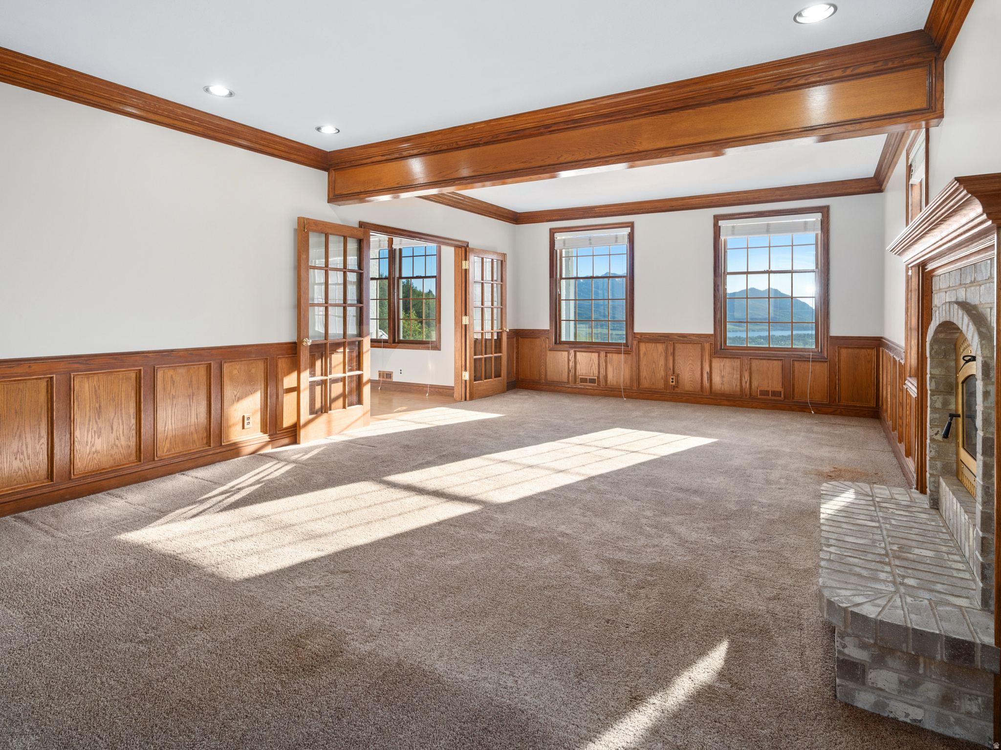 GREEN HILL COUNTRY - Residential