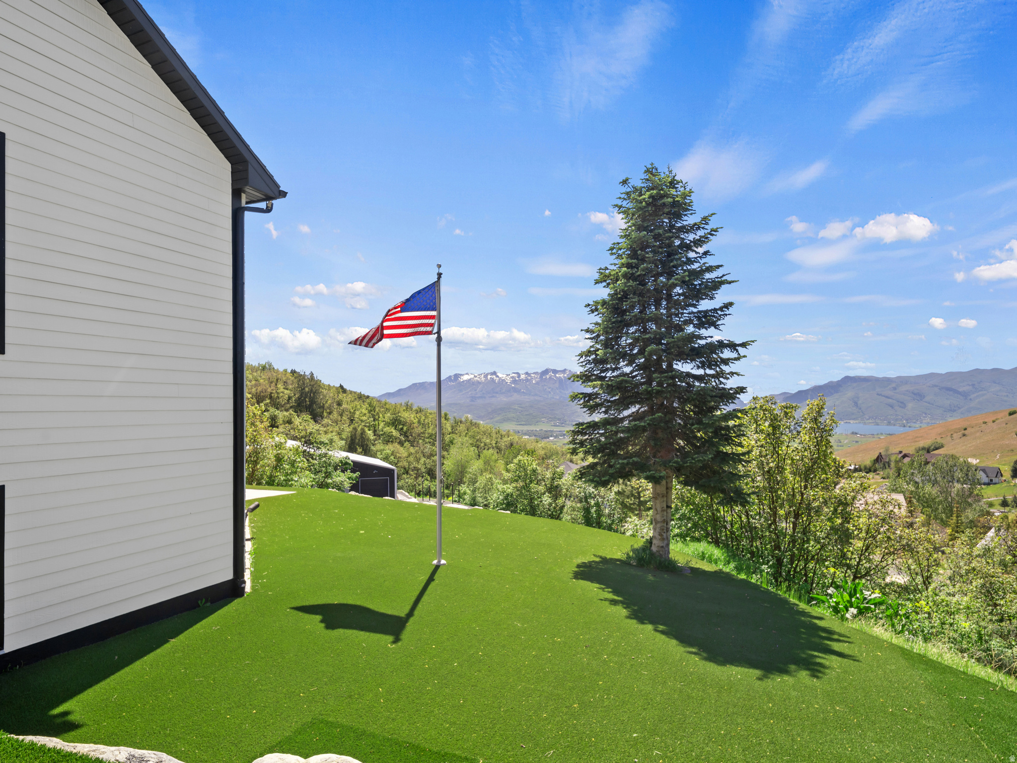 GREEN HILL COUNTRY - Residential