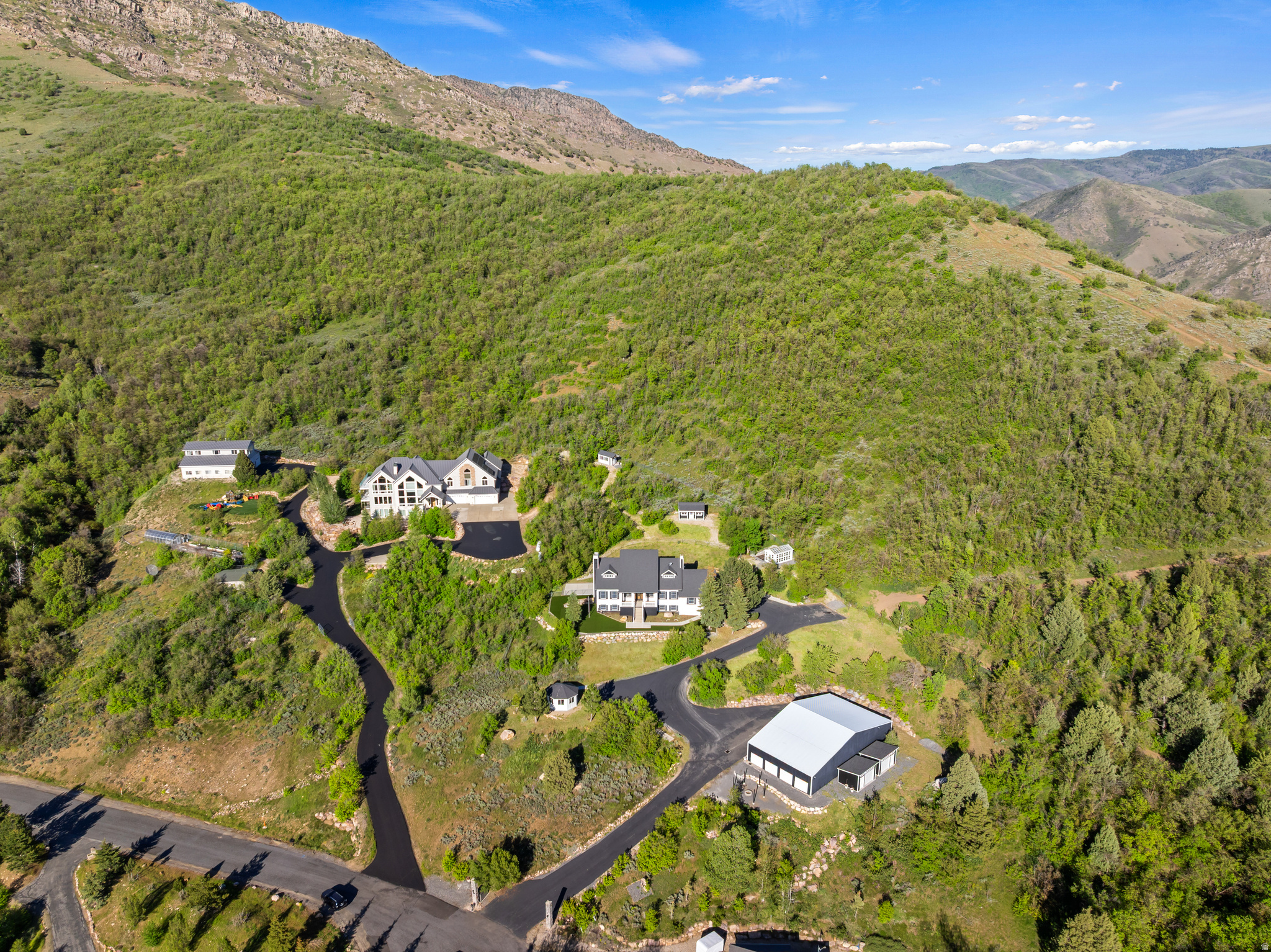 GREEN HILL COUNTRY - Residential