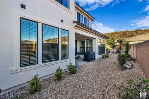 Tiny photo for 2310 E ARENA ROJA DR, Washington, UT 84780 (MLS # 2187385)