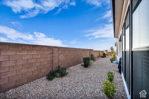 Tiny photo for 2310 E ARENA ROJA DR, Washington, UT 84780 (MLS # 2187385)