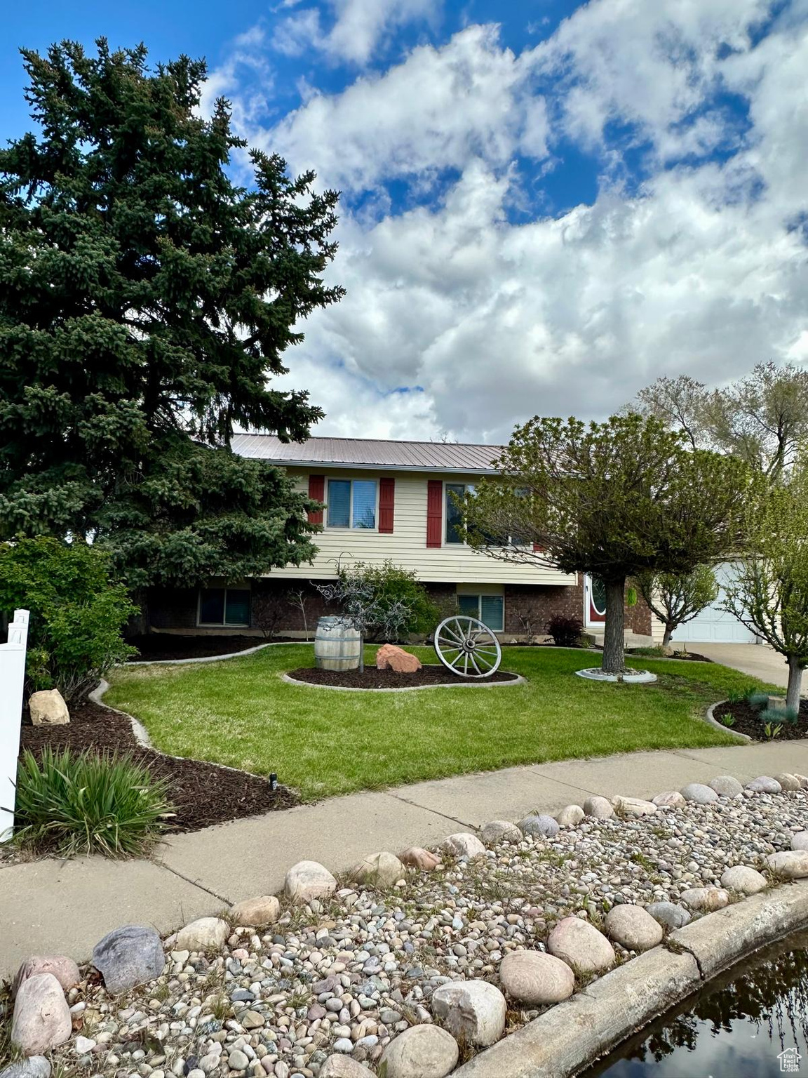 652 N 1250, Clearfield, Utah image 2