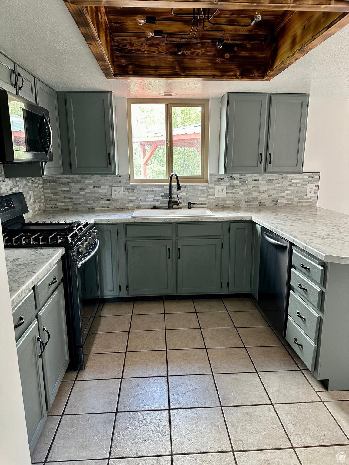 652 N 1250, Clearfield, Utah image 17