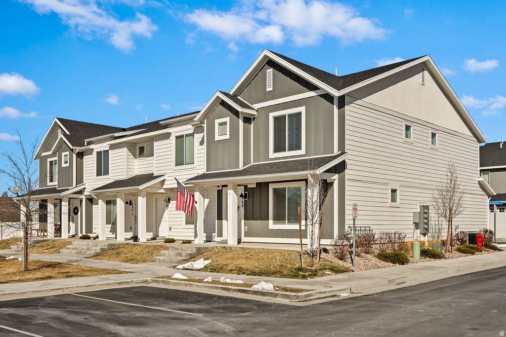 Photo of 948 E HERCULES CT #179, Layton, UT 84040 (MLS # 2136290)