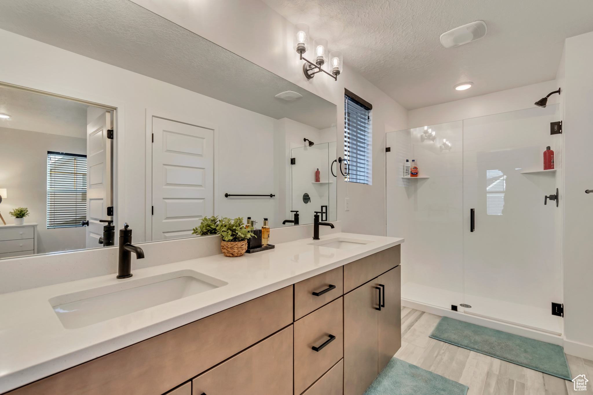 DAYBREAK - Residential