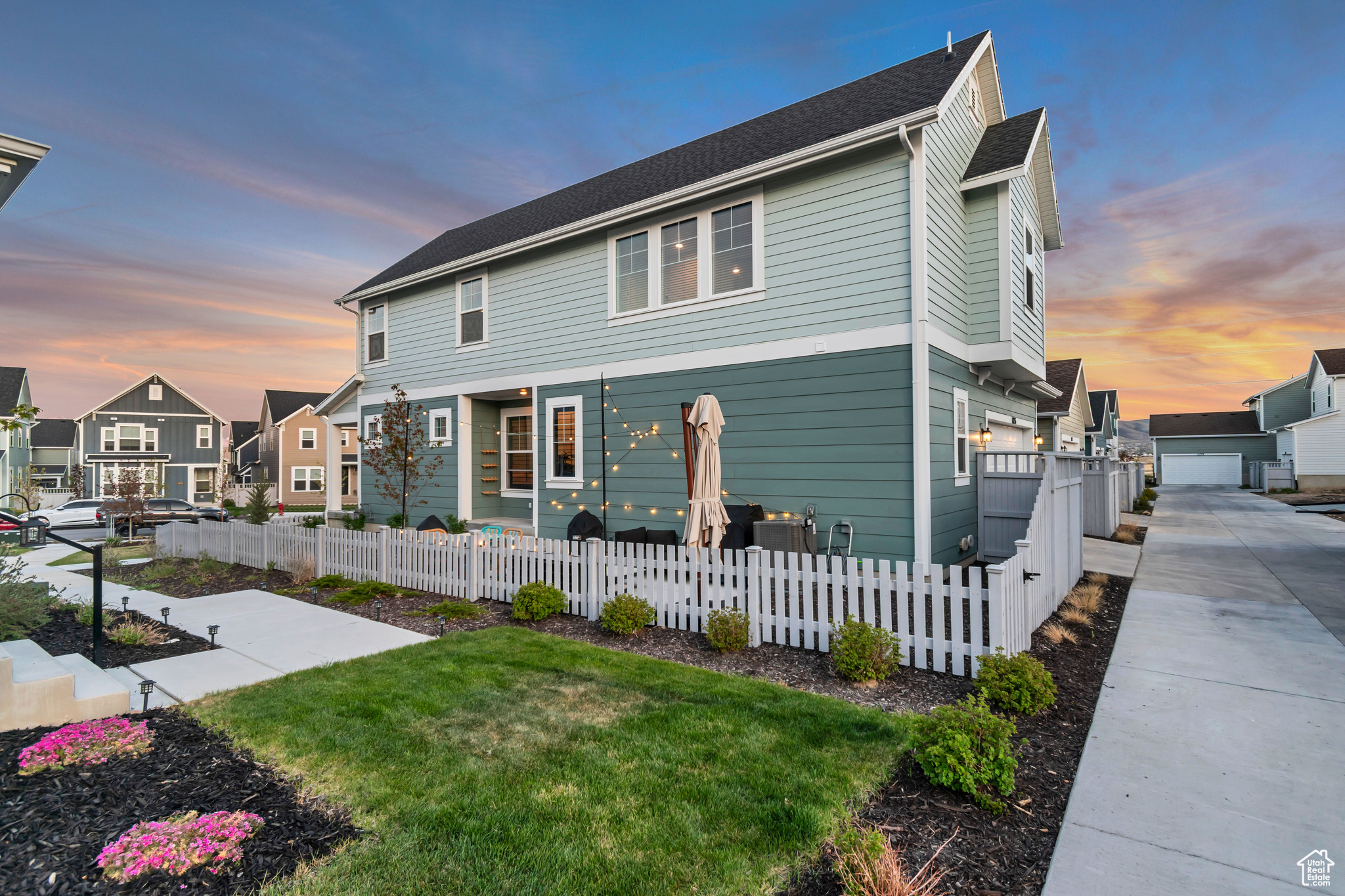 DAYBREAK - Residential