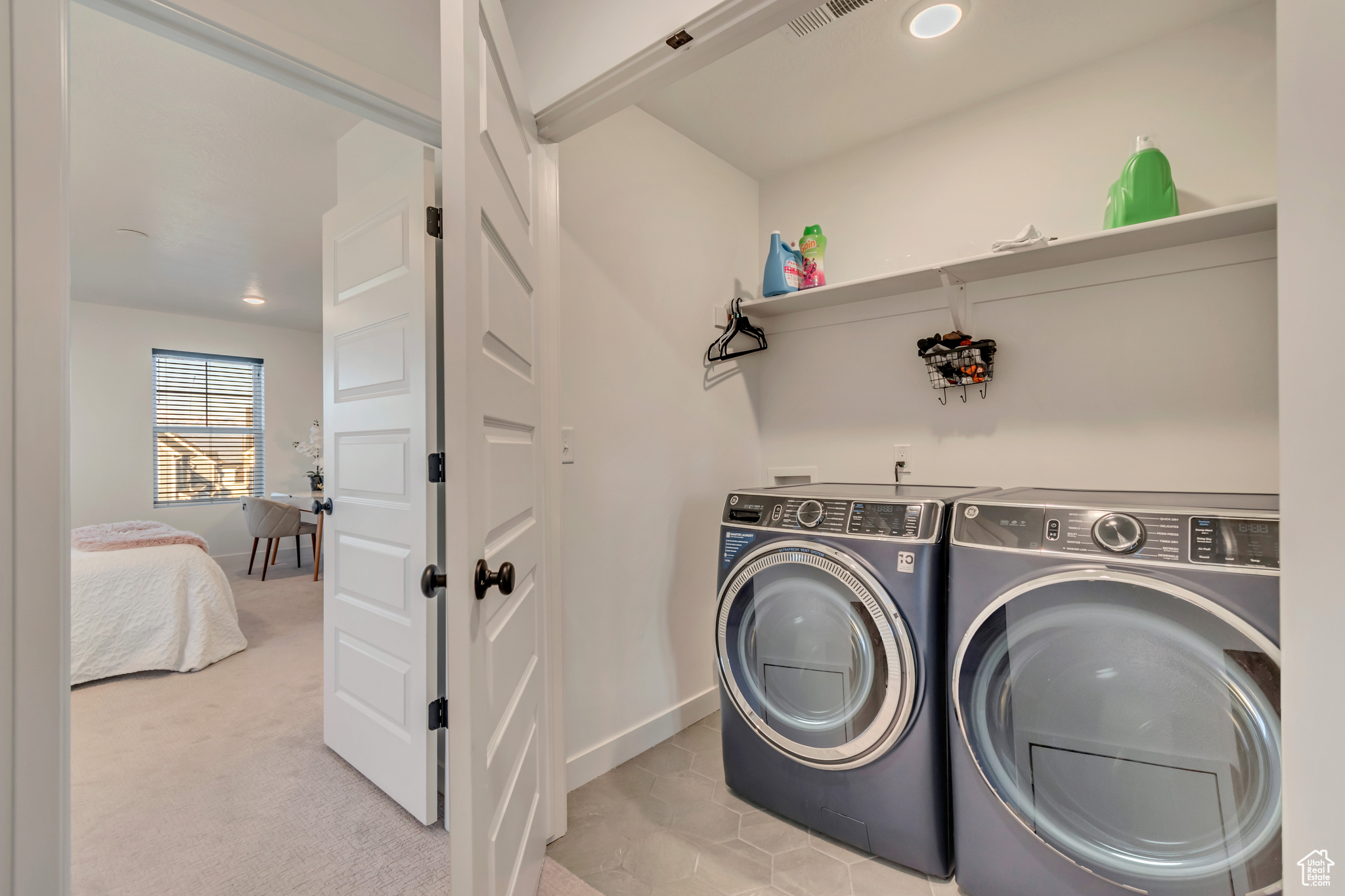 DAYBREAK - Residential