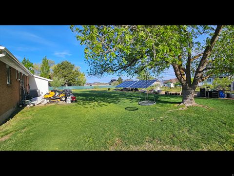 Tiny photo for 2132 W 800 N, Clinton, UT 84015 (MLS # 2151765)