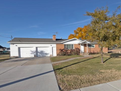 Tiny photo for 2132 W 800 N, Clinton, UT 84015 (MLS # 2151765)