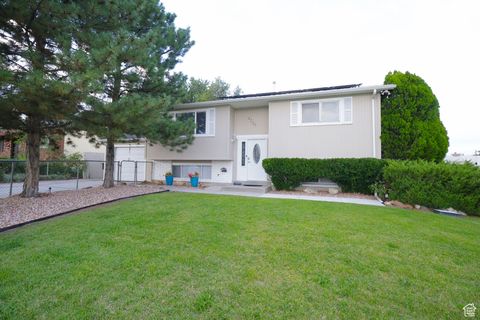 Photo of 4230 W STRATUS ST, Salt Lake City, UT 84118 (MLS # 2113308)