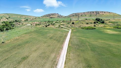 Photo of 16408 N BEAVER DAM RD, Beaverdam, UT 84306 (MLS # 2152384)
