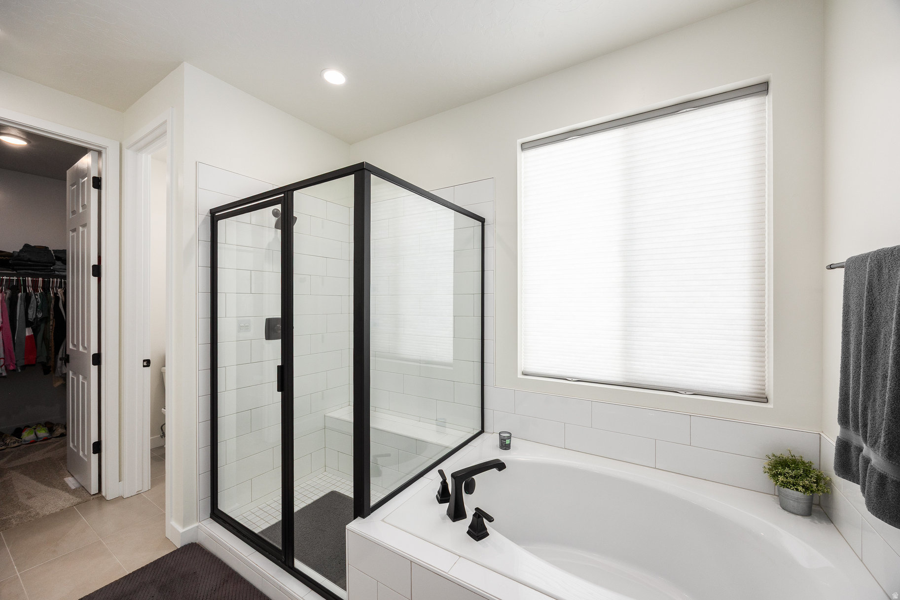 PONY EXPRESS ESTATES - Residential