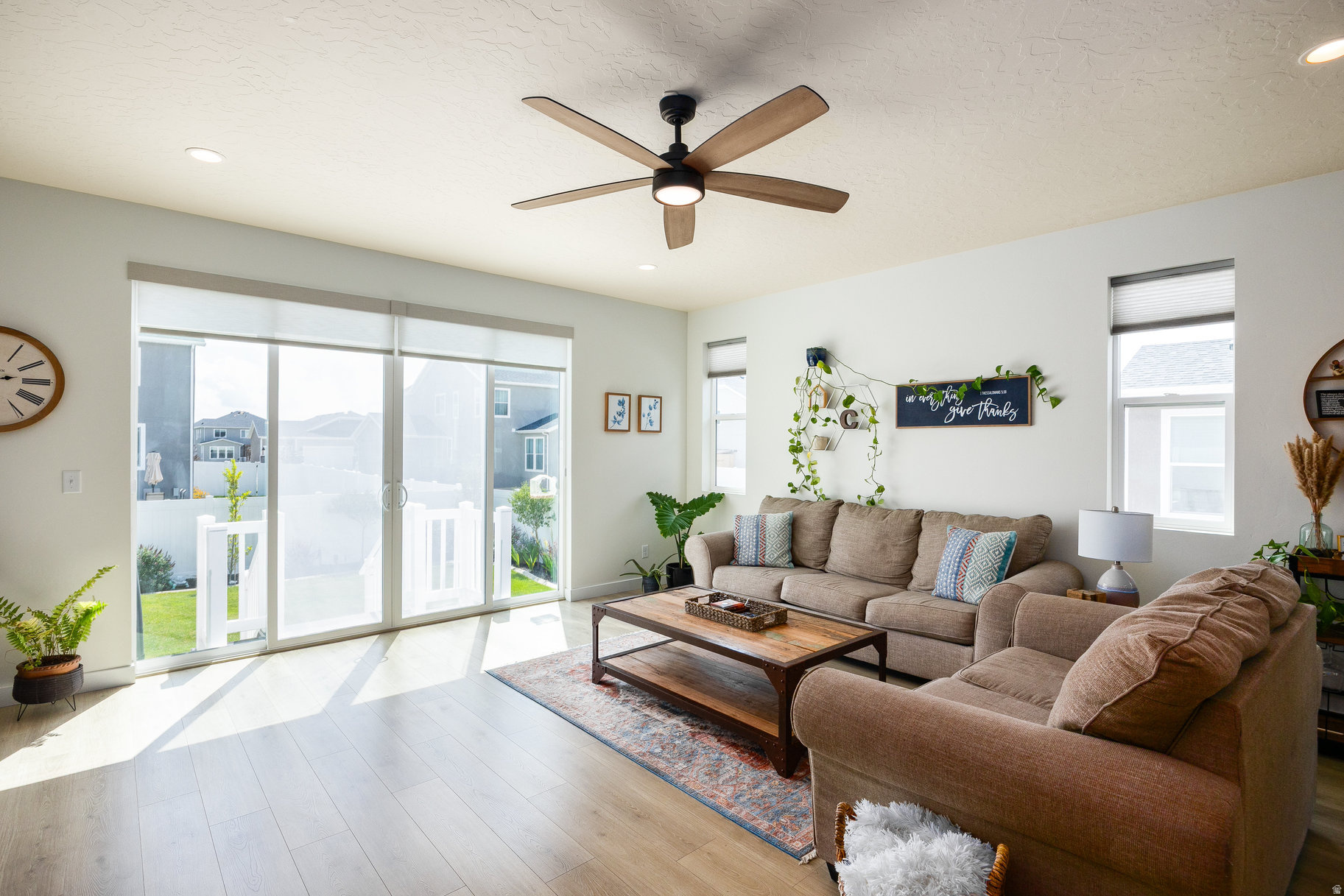 PONY EXPRESS ESTATES - Residential