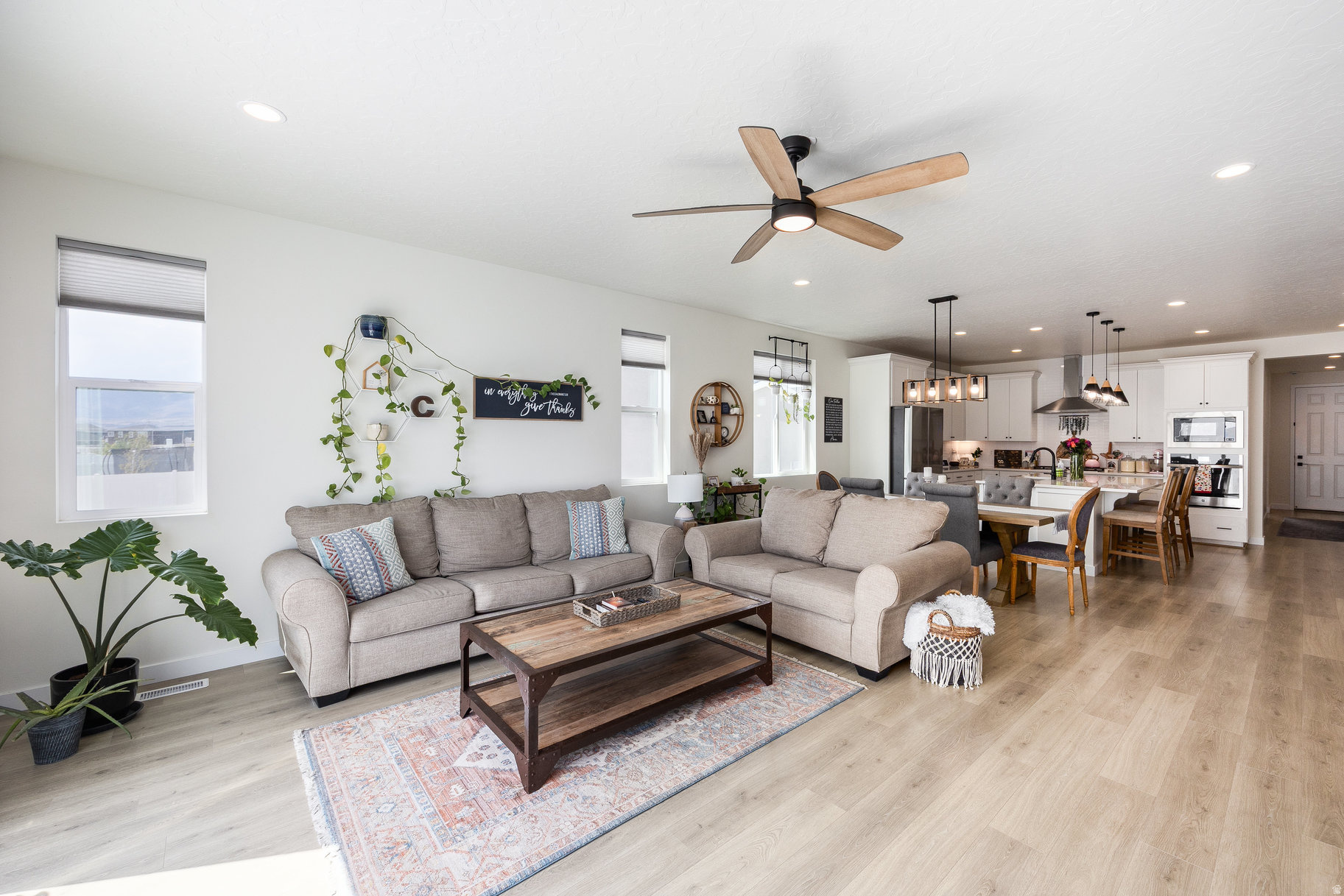 PONY EXPRESS ESTATES - Residential