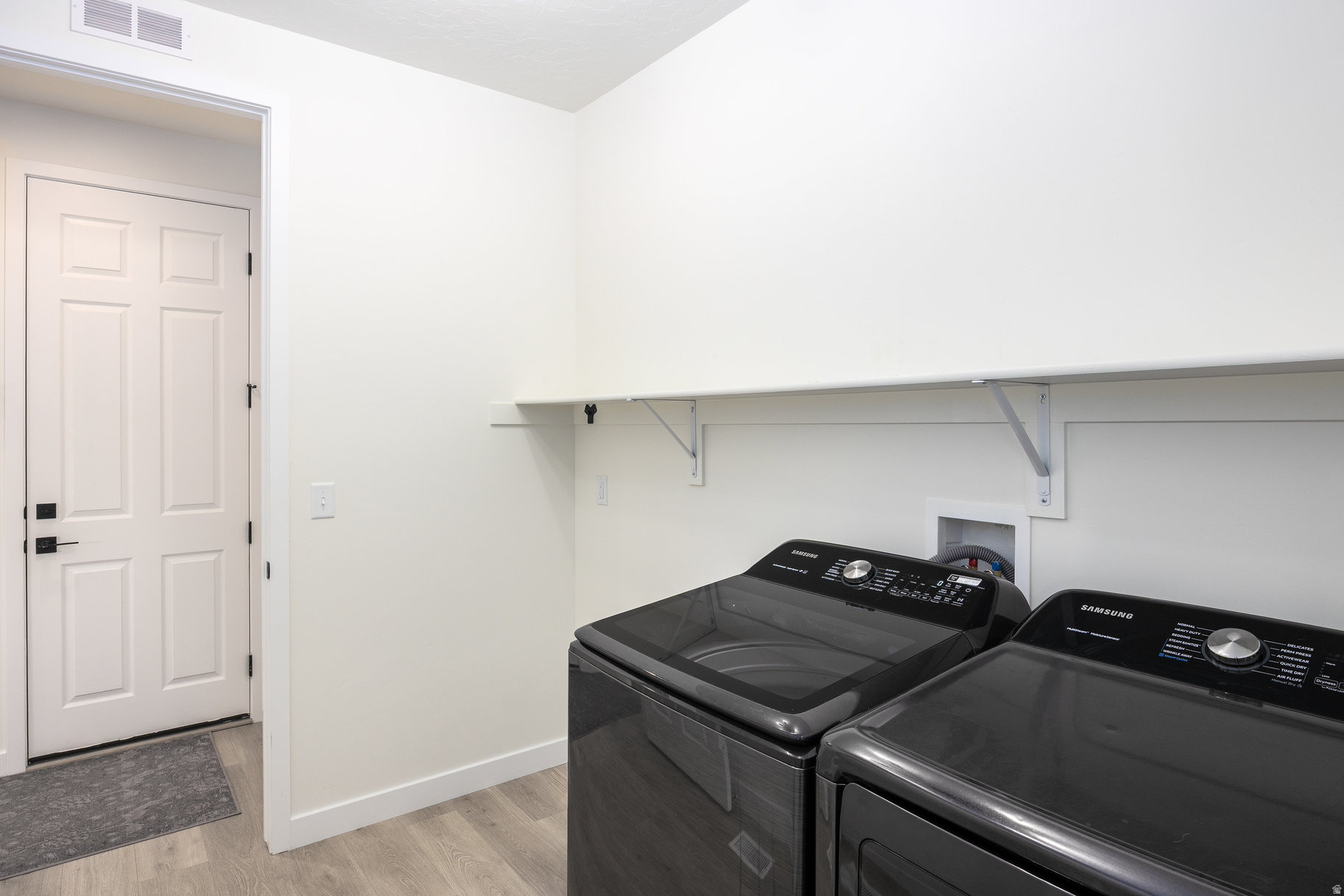 PONY EXPRESS ESTATES - Residential