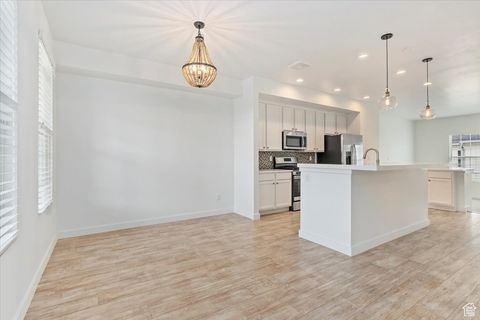 Tiny photo for 5377 W BOWSTRING WAY, South Jordan, UT 84009 (MLS # 2088104)