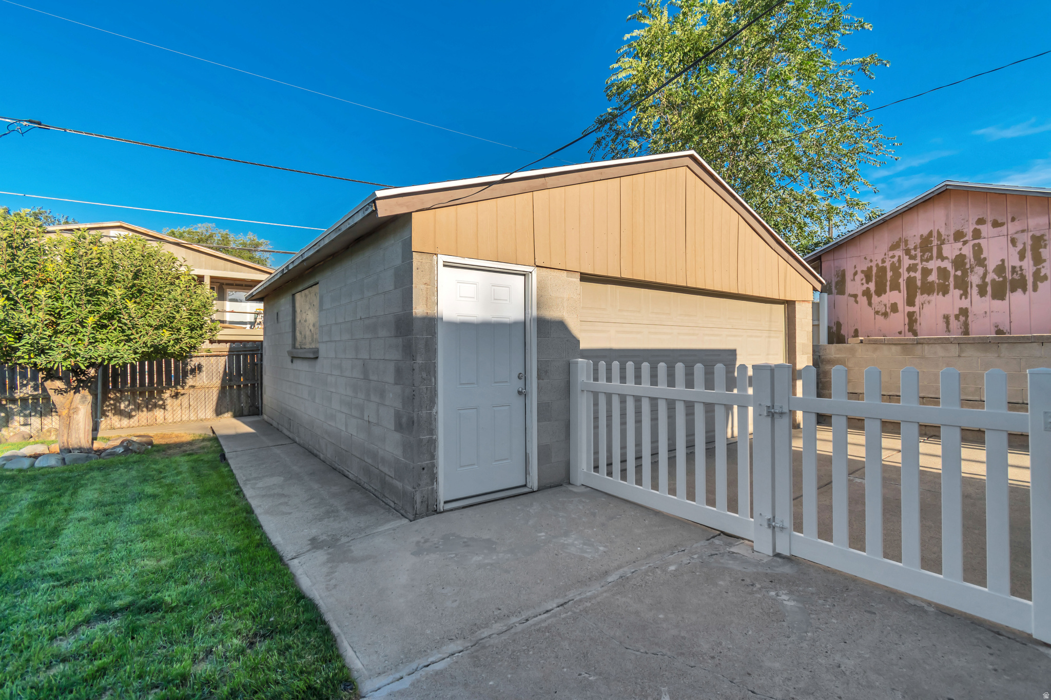 MEADOWS - Residential