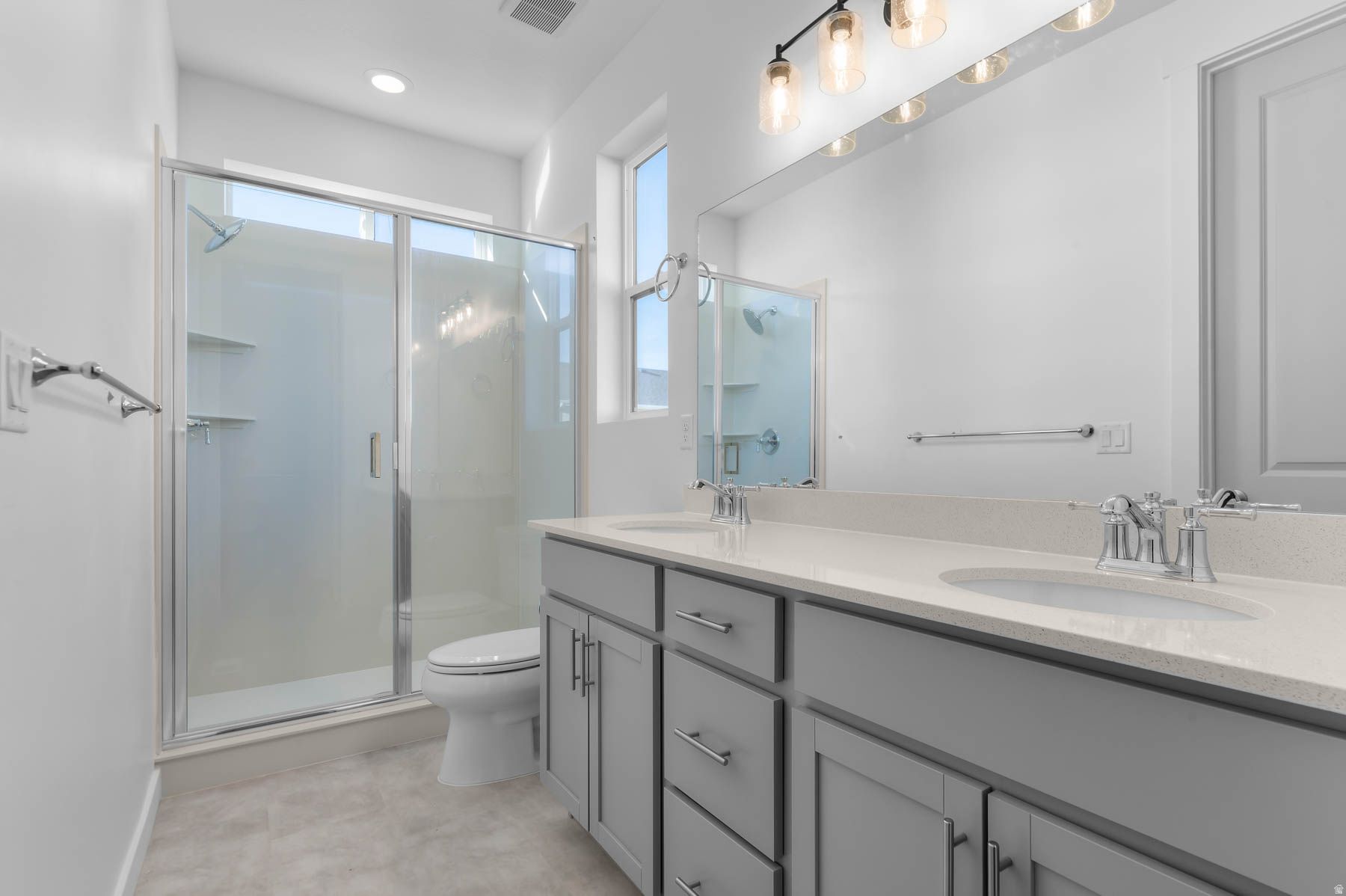 BROADVIEW SHORES COTTAGES 806 - Residential