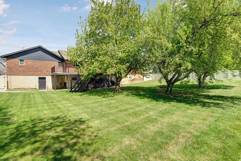 Tiny photo for 461 E 2175 N, North Ogden, UT 84414 (MLS # 2153870)