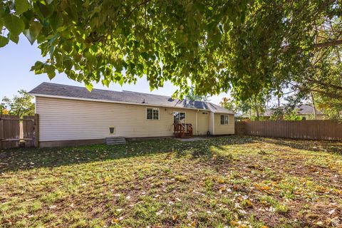 Tiny photo for 672 S 780 W, Lehi, UT 84043 (MLS # 2119229)
